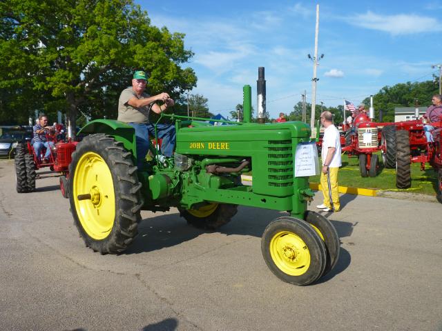 1940's John Deere B Tractor in Wednesday's parade at the fair